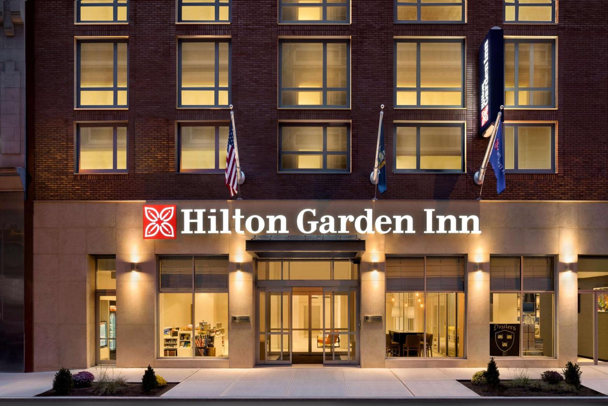 Hilton Garden Inn New York Times Square South Экстерьер фото
